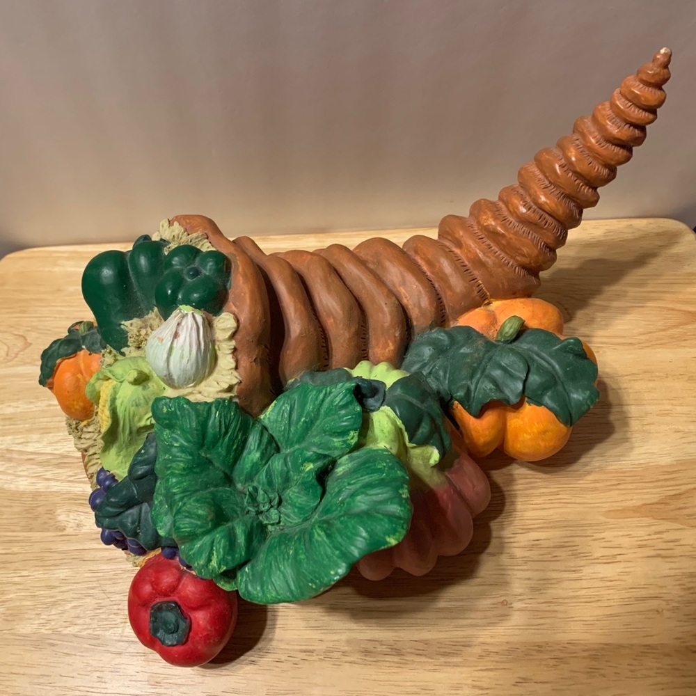 Festive Fall/Thanksgiving Cornucopia 🌽🥕 - Picture 2 of 8